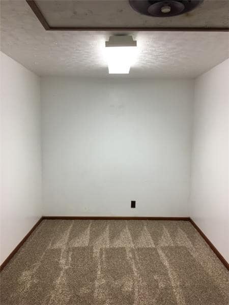 Building Photo - 640 Woodvue Ln