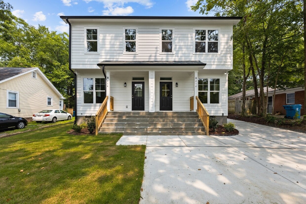 Photo - "Stylish 3-Bed Duplex with Granite Accents & Modern LVP Floors at 214 North Guthrie, Durham!"