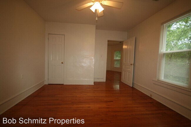 Building Photo - 818 Clarendon St