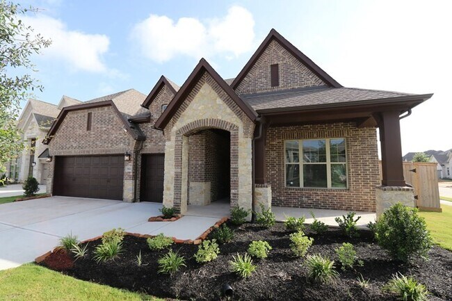 Building Photo - 5511 Mesa Ests Dr