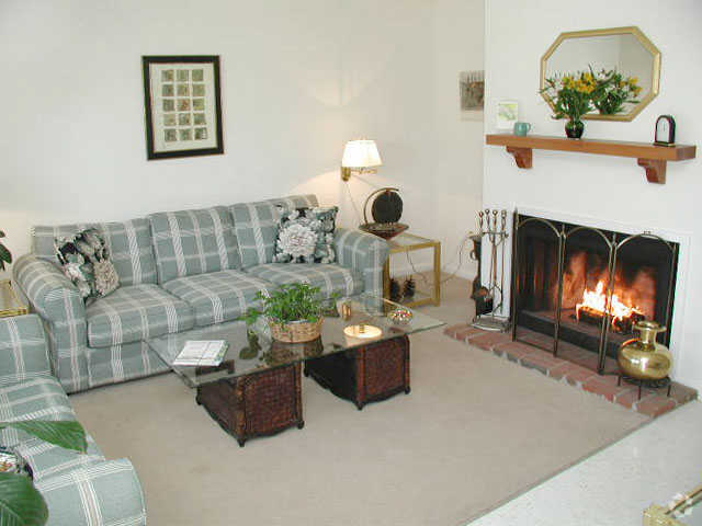 Living Room - Hollymead Square Townhomes