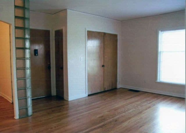  - 5227-5231 NW Radial Hwy