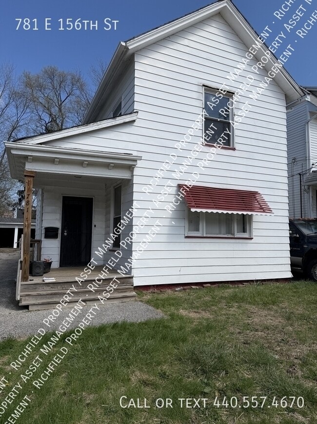 Building Photo - 781 E 156th St