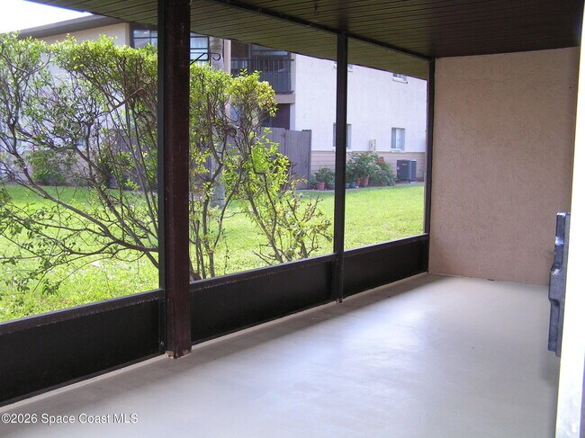 Foto del edificio - 935 Prosperity Pl