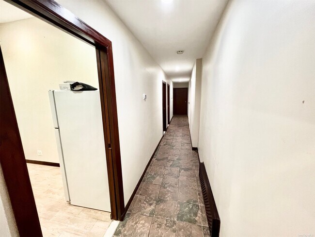 Foto del edificio - 38-33 Woodside Ave