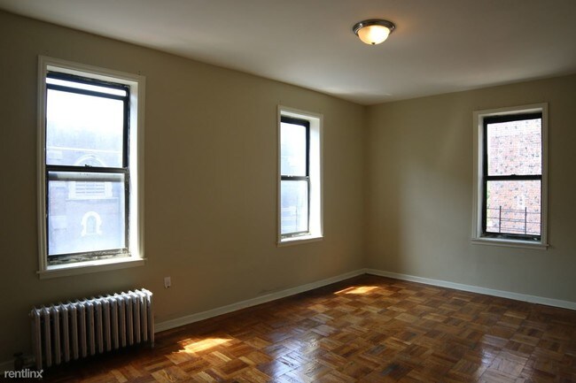 Building Photo - 20 Saint Pauls Ct
