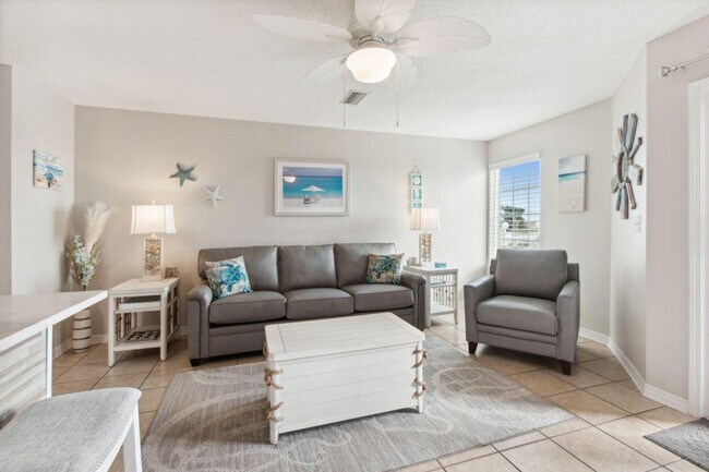 Foto del edificio - 572 E Beach Blvd