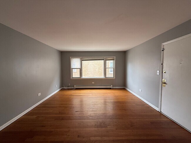Foto del edificio - 2bed/1bath unit close to restaurants and s...