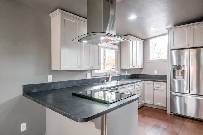 Foto del edificio - 837 Woodmansee St SE