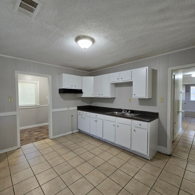 Building Photo - 3870 Fizer Ave