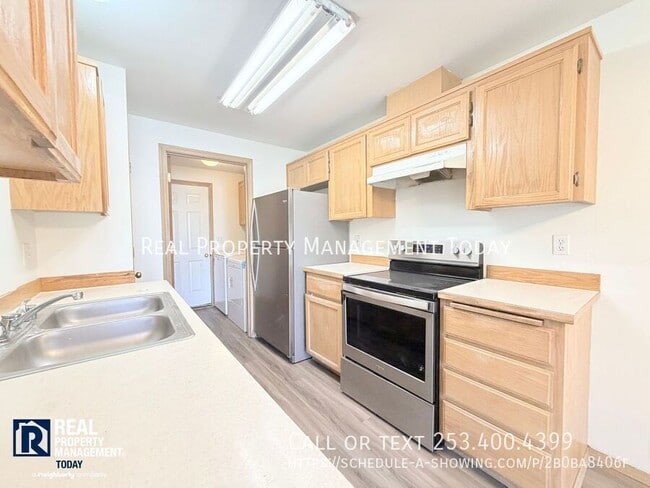 Building Photo - 1539 E 91st St