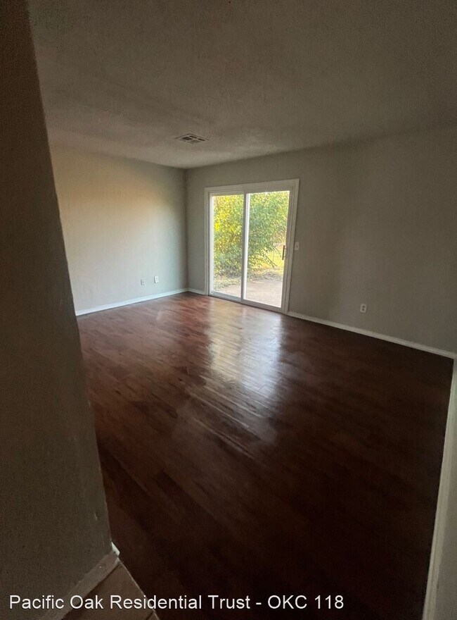 Foto del edificio - 3 br, 1 bath House - 201 NW 121st St