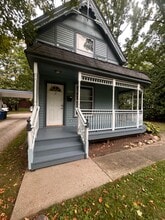 Building Photo - 1333 Pontiac Trail