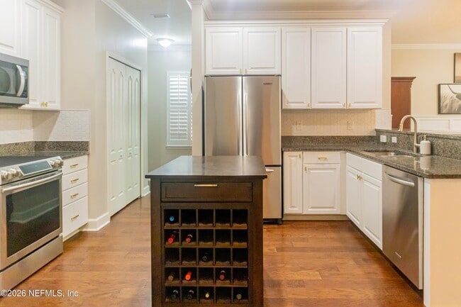Building Photo - 904 Gallier Pl