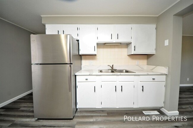 Building Photo - 313 Granada