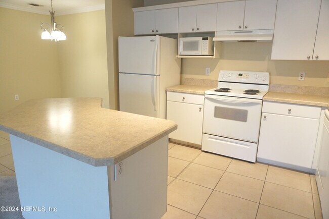 Foto del edificio - 3591 Kernan Blvd S