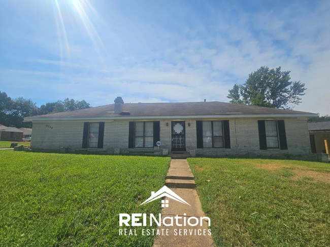SPRAWLING 4BR/2BA MEMPHIS HOME! | Brick Fireplace & 2-Car Garage | Fenced Yard! - SPRAWLING 4BR/2BA MEMPHIS HOME! | Brick Fireplace & 2-Car Garage | Fenced Yard!