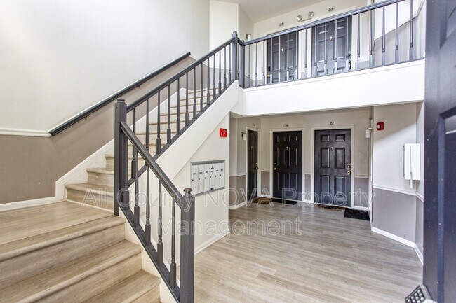 Foto del edificio - 7806 Spinnaker Rd
