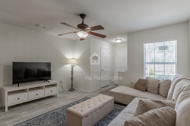 Building Photo - 5095 Dominica Dr