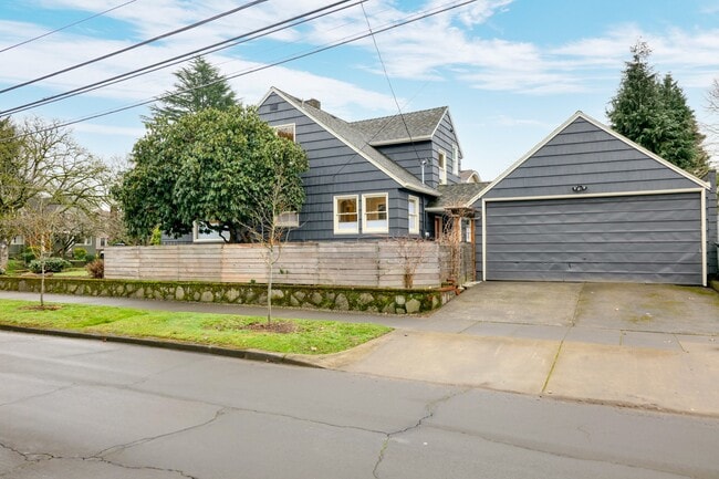 Foto del edificio - 3837 NE 17th Ave