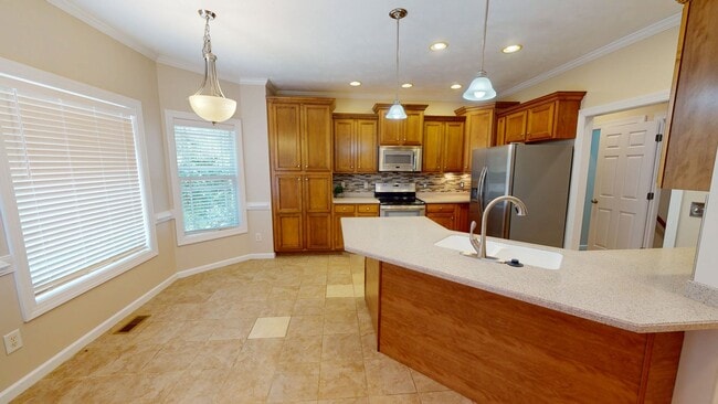 Building Photo - Beautiful 4 Bedroom with finished basement...