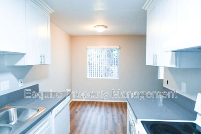 Foto del edificio - 1940 Los Feliz Dr