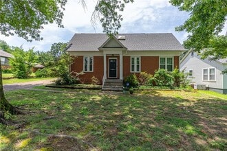 Building Photo - 2304 S Greenwood Ave