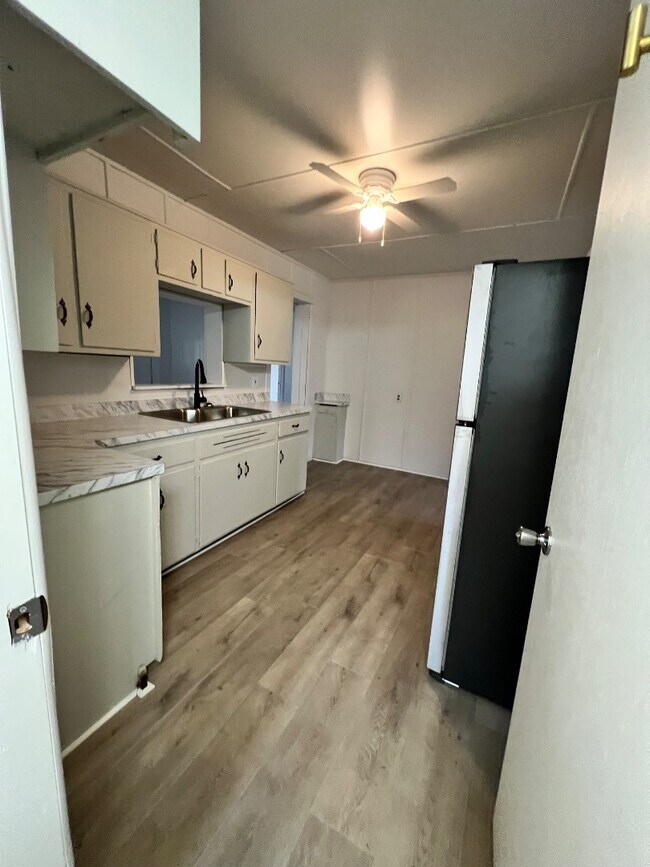 Foto del edificio - 2140 2nd St