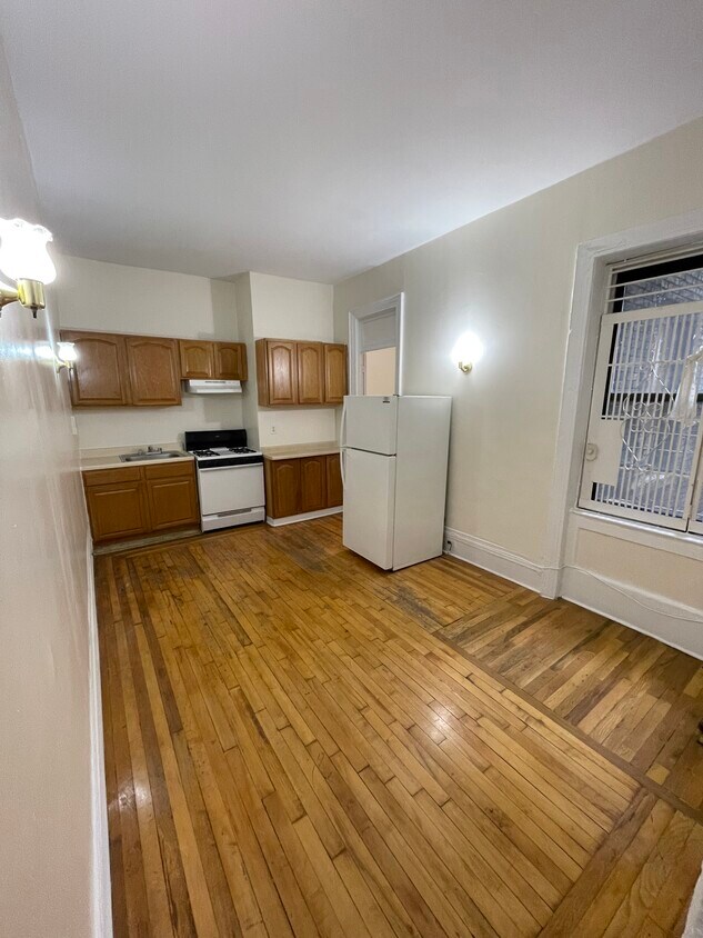 Foto principal - 160 Claremont Ave