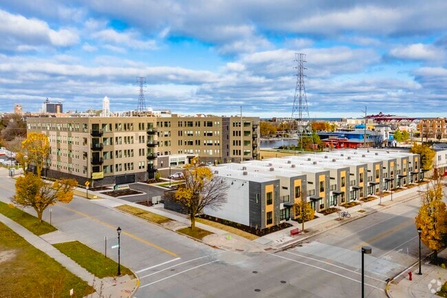 Building Photo - Berkshire Sheboygan Riverfront