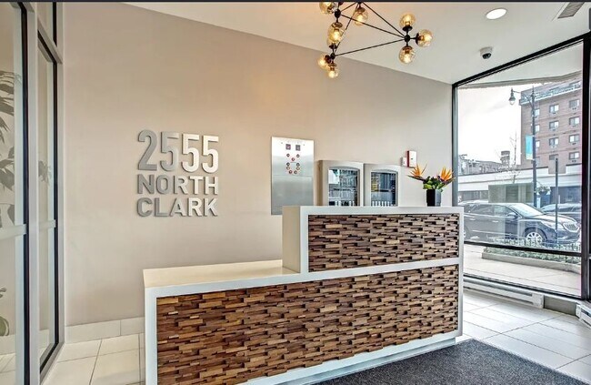 Foto del edificio - 2555 N Clark St