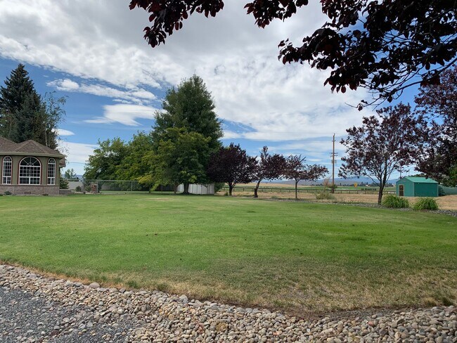 Foto del edificio - 4 Bedroom, 2 Bath in Pine Grove