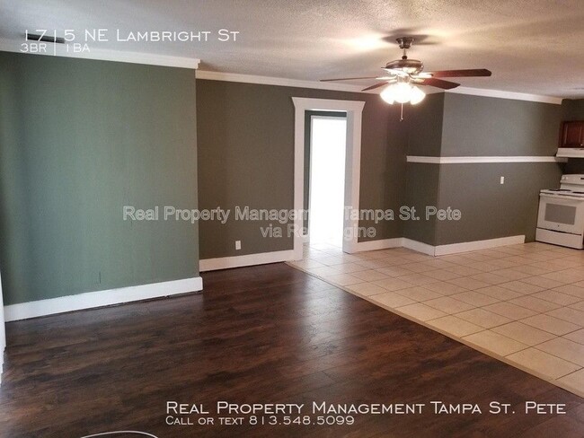 Foto del edificio - 1715 E Lambright St N