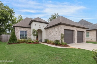 Building Photo - 100 Sanctuary Ln