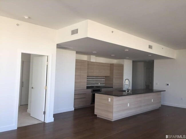 Foto del edificio - 718 Long Bridge St