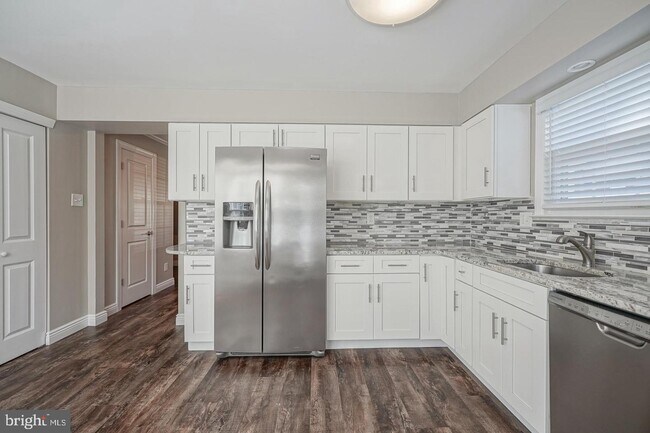 Building Photo - 25 Nova Ct