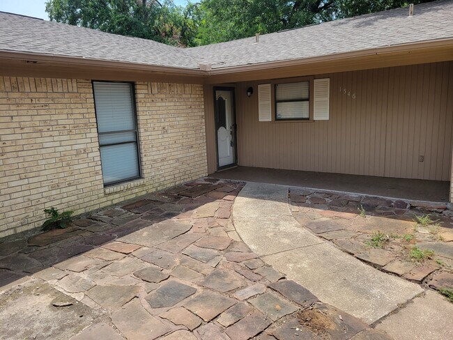 Front door - 1546 Timbercreek Dr