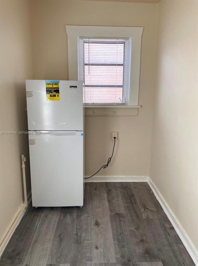 Building Photo - 1011 SW 5th St