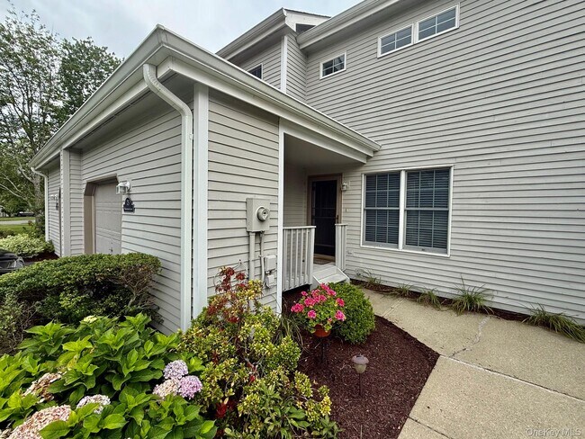 Foto del edificio - 73 Sandalwood Ln