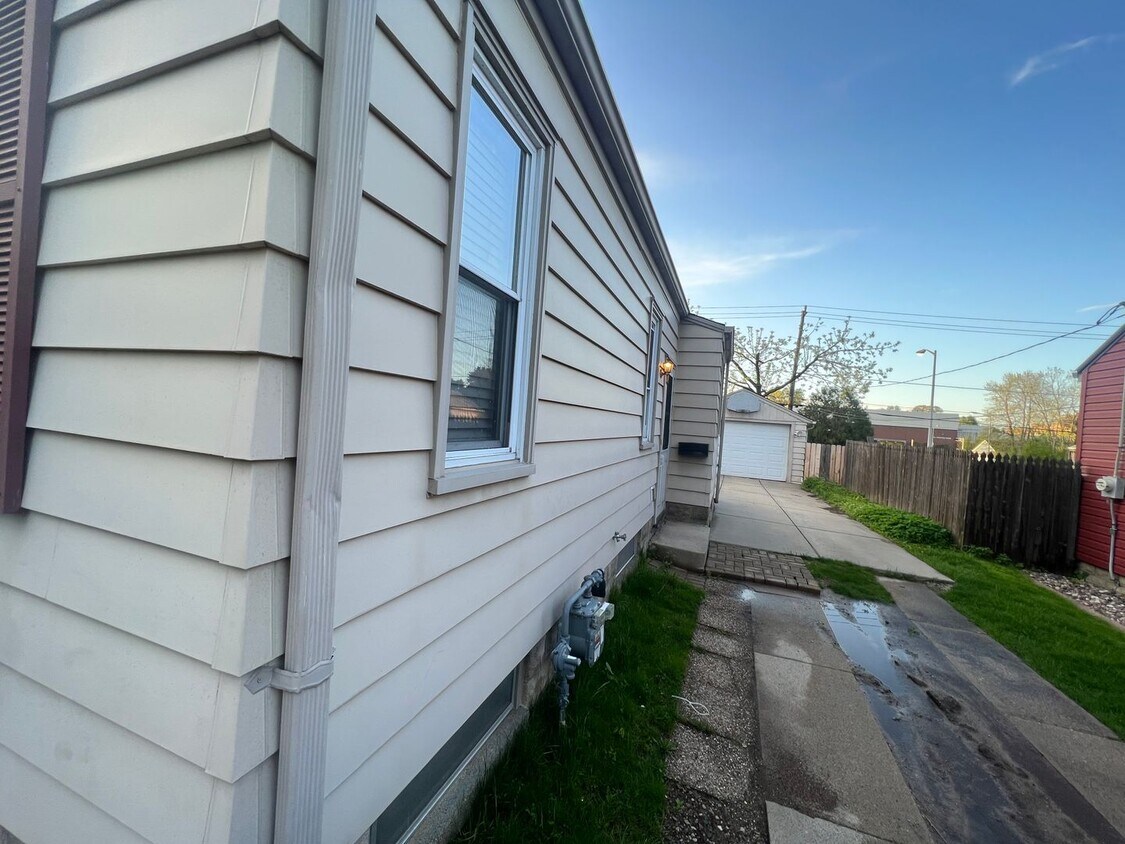 Foto del edificio - The Perfect Gem 3 Bedroom Single Family Ho...