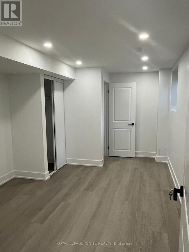 Photo du bâtiment - 55 Glenthorne Dr