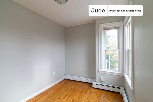 Building Photo - Room in Shared 4 bed/1 bath home