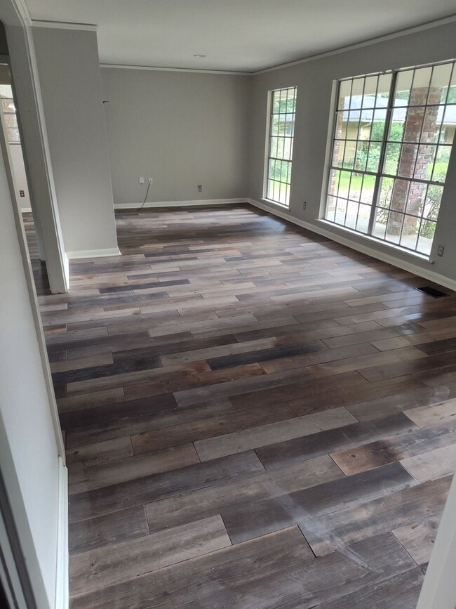 Building Photo - 5301 Venetian Way