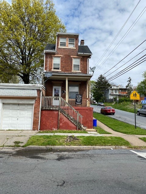 Primary Photo - 1954 Berryhill St