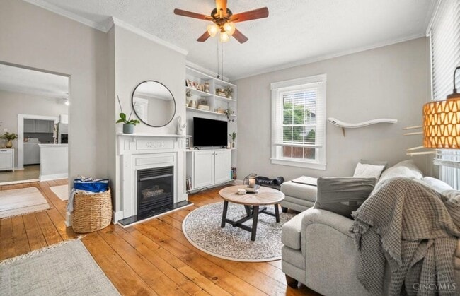 Building Photo - Cute bungalow for rent Columbia Tusculum