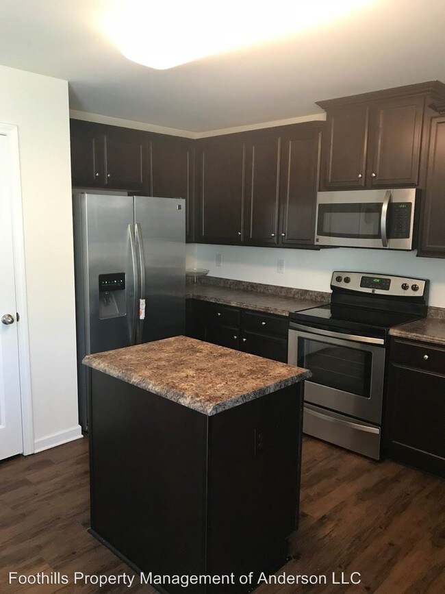 Foto del edificio - 3 br, 2 bath House - 16 Ravencrest Dr