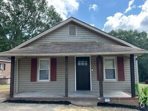 Building Photo - 107 McGinnis St