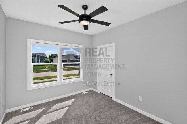 Foto del edificio - 6810 Bright St