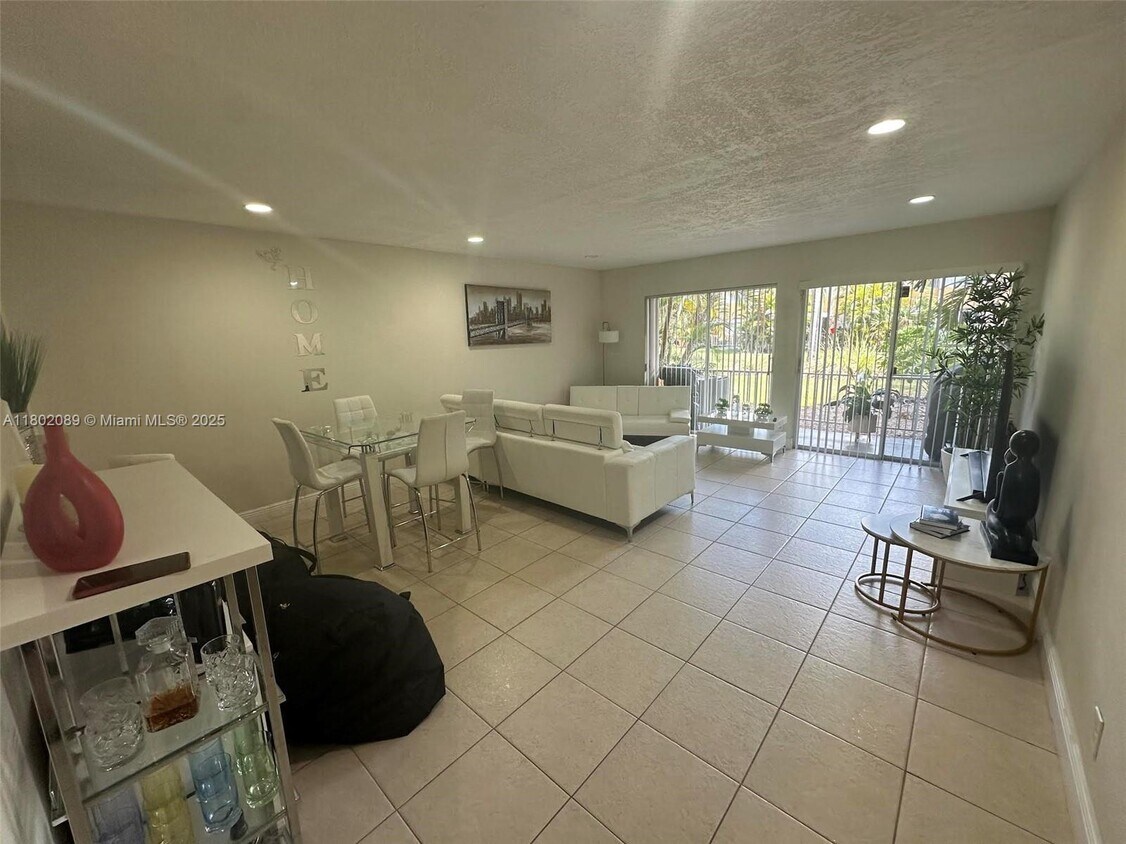 Primary Photo - 17911 NW 68th Ave