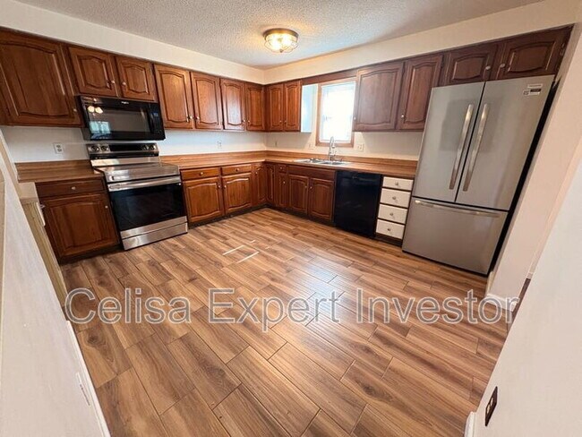 Building Photo - 2819 Autumn Leaf Ln